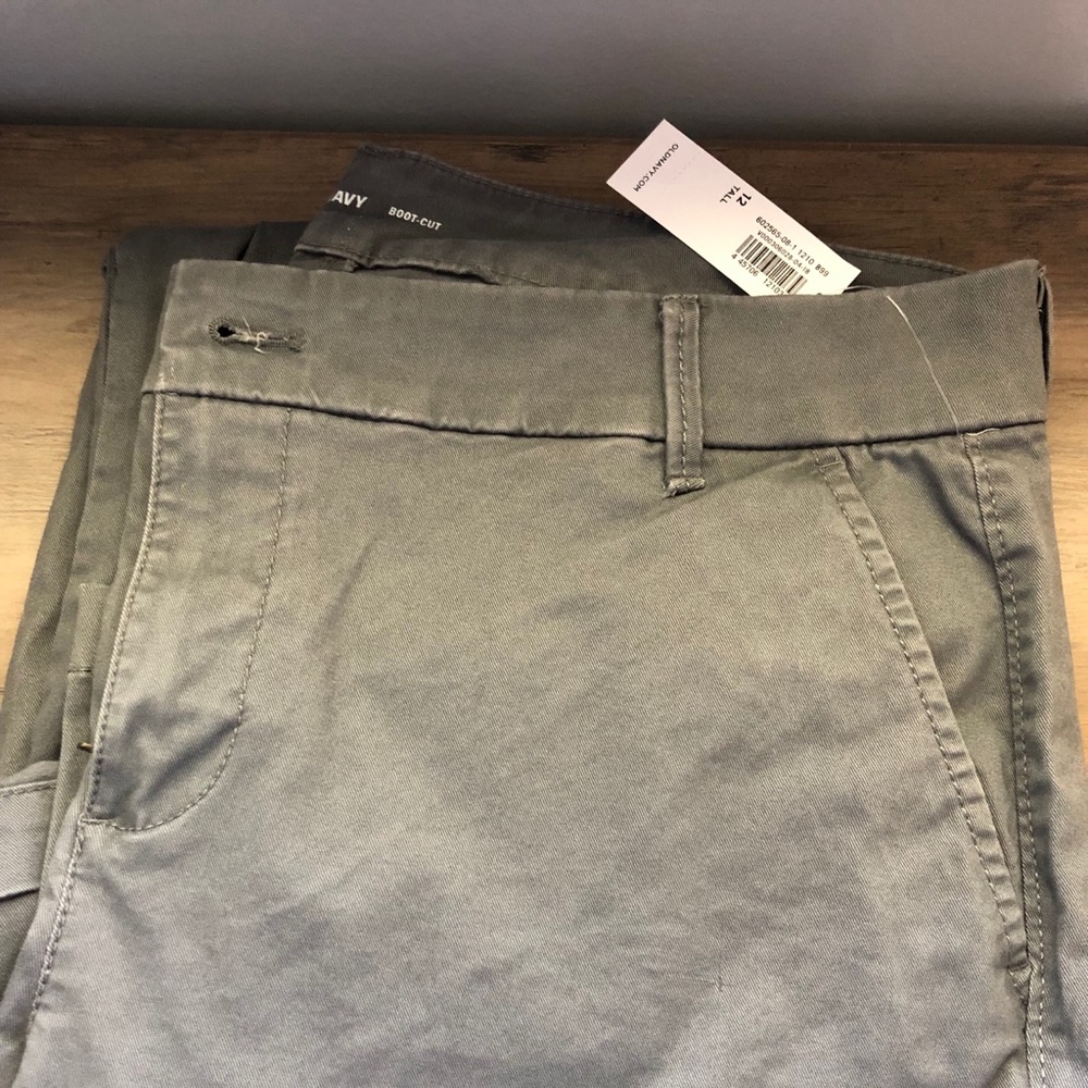 Old Navy Khaki Bootleg Pants (gray)
